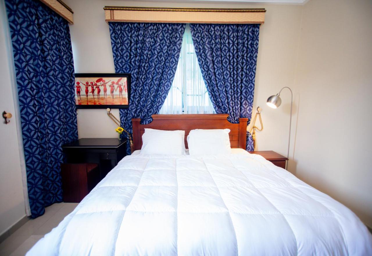 Aduk Guest House Airport City Άκρα Εξωτερικό φωτογραφία